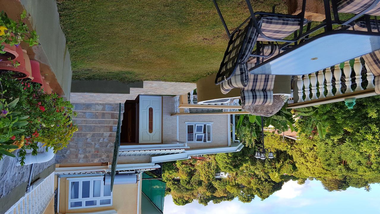 Hibiscus House Seychelles Self Catering Apartment Victoria Exterior photo