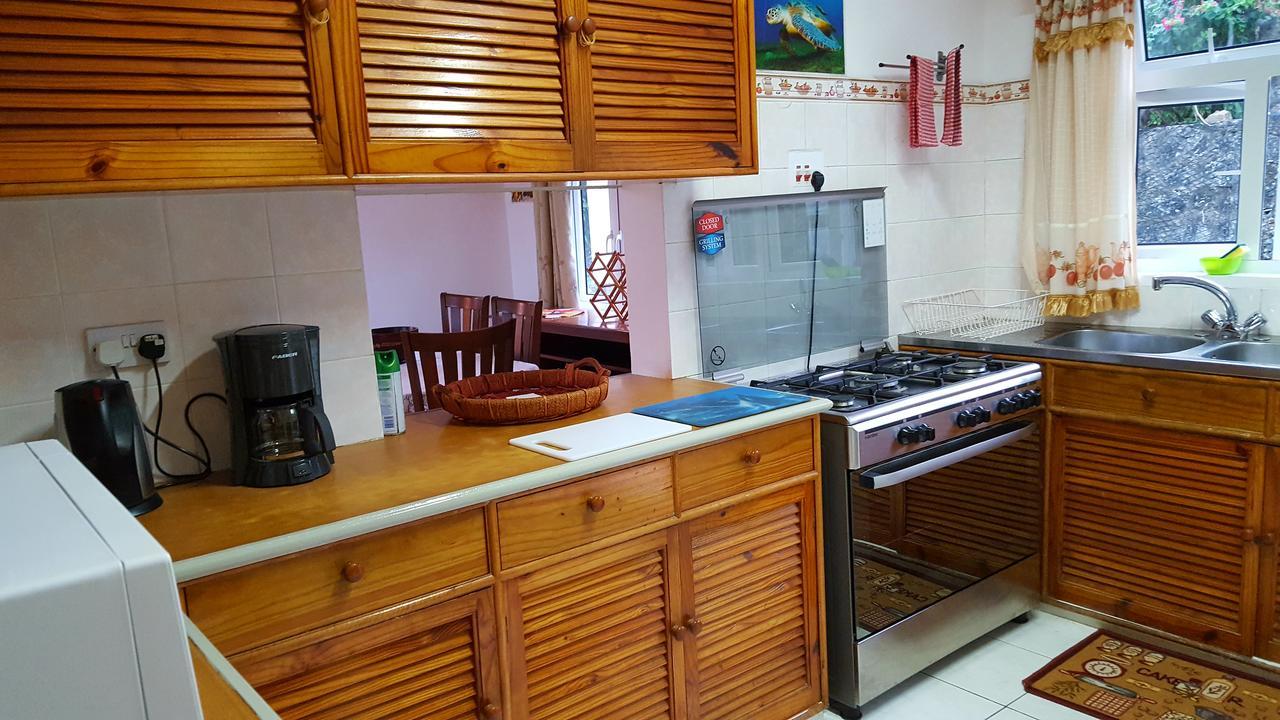 Hibiscus House Seychelles Self Catering Apartment Victoria Exterior photo