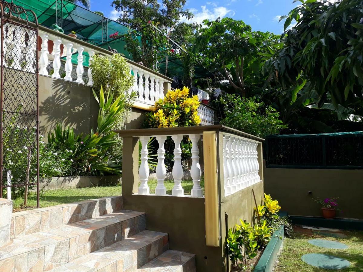 Hibiscus House Seychelles Self Catering Apartment Victoria Exterior photo